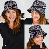 Black Hawaii Palaka Honohono Pikake Bucket Hat Hawaiian Orchid Lei Polynesian Pattern - Polynesian Pride