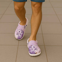 Hawaii Tapa Pattern With Violet Hibiscus Clogs Shoes - Polynesian Pride