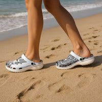Hawaiian Tribal Manta Ray Clogs Shoes Kakau Tattoo and Polynesian Art Motif Pattern LT03