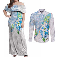 Hawaiian Couple Turtles Honi Couples Matching Off Shoulder Maxi Dress and Long Sleeve Button Shirt Polynesian Art Motifs and Hibiscus White Blue Color - Polynesian Pride