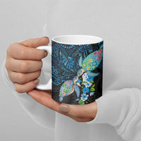 Hawaiian Couple Turtles Honi Ceramic Mug Polynesian Art Motifs and Hibiscus Black Blue Color - Polynesian Pride