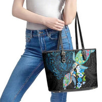 Hawaiian Couple Turtles Honi Leather Tote Bag Polynesian Art Motifs and Hibiscus Black Blue Color - Polynesian Pride