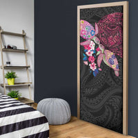 Hawaiian Couple Turtles Honi Door Cover Polynesian Art Motifs and Hibiscus Black Red Color - Polynesian Pride