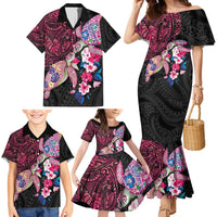 Hawaiian Couple Turtles Honi Family Matching Mermaid Dress and Hawaiian Shirt Polynesian Art Motifs and Hibiscus Black Red Color - Polynesian Pride