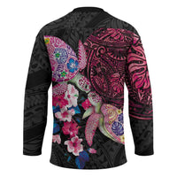 Hawaiian Couple Turtles Honi Hockey Jersey Polynesian Art Motifs and Hibiscus Black Red Color - Polynesian Pride