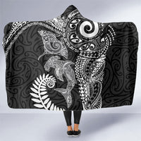 Aotearoa Maori Sea Animals Tribal Hooded Blanket Manta Ray and Shark Moko Pattern Black Color LT03 One Size Black - Polynesian Pride