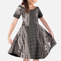 Hawaiian Art Flower Tribal with Lei Family Matching Puletasi and Hawaiian Shirt Palaka Pattern Grayscale LT03 Daughter's Dress Gray - Polynesian Pride