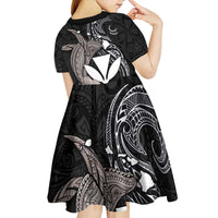 Hawaiian Whale and Kanaka Maoli Symbol Kid Short Sleeve Dress Hibiscus with Hawaii Map and Polynesian Tattoo Grayscale Color