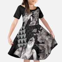 Hawaiian Turtle Love Couple Family Matching Puletasi and Hawaiian Shirt - Sweet Hibiscus and Kakau Pattern Grayscale Color LT03 Daughter's Dress Black - Polynesian Pride