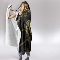 Hawaiian Kakau Art and Hisbiscus Tattoo Hooded Blanket Tribal Pattern-Gold Style - Polynesian Pride