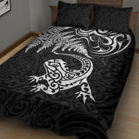 New Zealand Tuatara Tribal Tattoo Quilt Bed Set Silver Fern and Maori Pattern Black Color