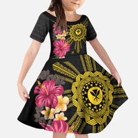 Hawaii and Philippines Together Kid Short Sleeve Dress Hibiscus Flower and Sun Badge Polynesian Pattern Coloful