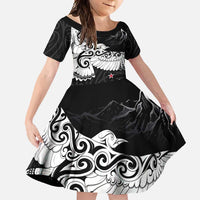 New Zealand Kea Bird Family Matching Off Shoulder Maxi Dress and Hawaiian Shirt Maori Tattoo and Silver Fern Black Color LT03 Daughter's Dress Black - Polynesian Pride