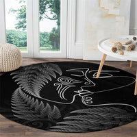 New Zealand Valentine's Day Round Carpet Silver Fern and Line Art Love Couple