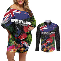 New Zealand Christmas Couples Matching Off Shoulder Short Dress and Long Sleeve Button Shirt Meri Kirihimete-Tuatara and Pohutukawa Black Color