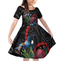 New Zealand Tui Birds Love Couple Family Matching Off Shoulder Short Dress and Hawaiian Shirt The Heart of Silver Fern Leaves and Maori Tattoo Pattern LT03 Daughter's Dress Black - Polynesian Pride