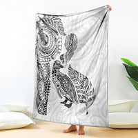 Aotearoa Moko Tribal Tattoo Blanket New Zealand Maori Penguin and Fantail White Color