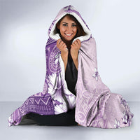 Hawaii Tapa Pattern With Violet Hibiscus Hooded Blanket