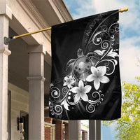 Hawaii Honu Garden Flag Polynesian Curves Plumeria Grayscale - Polynesian Pride