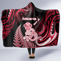 New Zealand Maori Taniwha Hooded Blanket Silver Fern Red Version