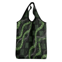 Hawaiian Quilt Grocery Bag Pele Hair Hinahina Lei Black Version