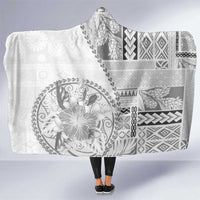 Samoa Siapo Elegant Hooded Blanket Hibiscus White Motifs - Polynesian Pride
