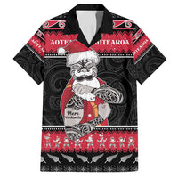 New Zealand Santa Tiki Christmas Family Matching Off Shoulder Short Dress and Hawaiian Shirt Meri Kirihimete LT05 Dad's Shirt - Short Sleeve Black - Polynesian Pride