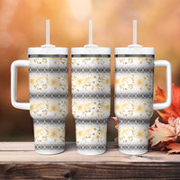 Samoa White Sunday Tumbler With Handle Samoan Tapa Yellow Hibiscus - Polynesian Pride