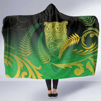 New Zealand Aotearoa Ruru Hooded Blanket Maori Fern Art Green