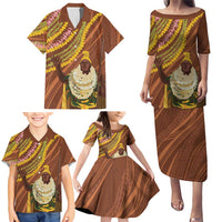 Hawaii King Kamehameha Family Matching Puletasi and Hawaiian Shirt Hawaiian Kakau Pattern With Leis LT05 - Polynesian Pride