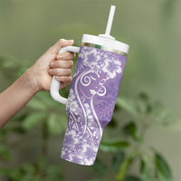 Polynesian Women's Day Tumbler With Handle Purple Hibiscus Flowers With Polynesian Pattern
