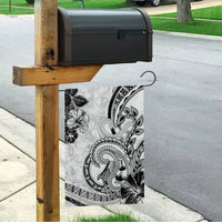 Polynesia Paisley Garden Flag Mix White Polynesian Pattern