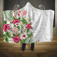 Hawaii Tropical Flowers Hooded Blanket Polynesian Tattoo White
