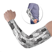 Aloha Hawaii Vintage Kahili Pa'a Lima Arm Sleeves Palaka Print Hinahina