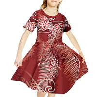 Aotearoa Maori Koru Curves Kid Short Sleeve Dress Silver Ferns - Crimson Red