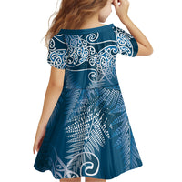 Aotearoa Maori Koru Curves Family Matching Off The Shoulder Long Sleeve Dress and Hawaiian Shirt Silver Ferns - Navy Blue LT7 - Polynesian Pride
