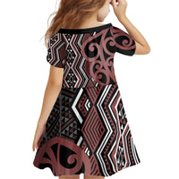 Maori Taniko Patterns Kid Short Sleeve Dress Brown Patiki Motifs Mix Whakairo Ngaru