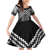Maori Tukutuku Taniko Motifs Family Matching Off Shoulder Short Dress and Hawaiian Shirt Black Poutama Mix Kowhaiwhai LT7 Daughter's Dress Black - Polynesian Pride