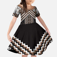 Maori Tukutuku Taniko Motifs Family Matching Off Shoulder Maxi Dress and Hawaiian Shirt Brown Poutama Mix Kowhaiwhai LT7 Daughter's Dress Brown - Polynesian Pride