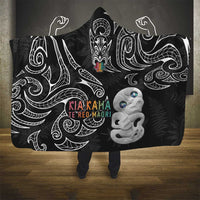 Kia Hara Te reo Maori Hooded Blanket Manaia Moko Pattern