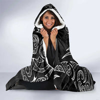 Kia Hara Te reo Maori Hooded Blanket Manaia Moko Pattern