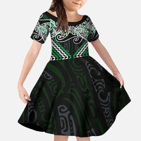 Green Aotearoa Tukutuku Manawa Tapu Family Matching Summer Maxi Dress and Hawaiian Shirt Ta Moko Toi Maori LT9 Daughter's Dress Green - Polynesian Pride
