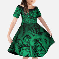 Aotearoa Maori Hei Tiki Family Matching Long Sleeve Bodycon Dress and Hawaiian Shirt Kakariki Kowhaiwhai Puhoro Motif LT9 Daughter's Dress Green - Polynesian Pride