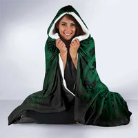 Aotearoa Maori Hei Tiki Hooded Blanket Kakariki Kowhaiwhai Puhoro Motif LT9 - Polynesian Pride