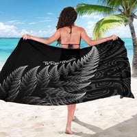 New Zealand Te Reo Māori Sarong Simple Black Fern