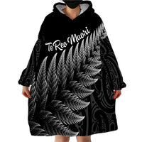 New Zealand Te Reo Mori Wearable Blanket Hoodie Simple Black Fern LT9 - Polynesian Pride