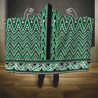 New Zealand Maori Niho Taniwha Hooded Blanket Kakariki Mangopare and Puhoro Pattern