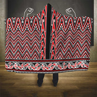 New Zealand Maori Niho Taniwha Hooded Blanket Whero Mangopare and Puhoro Pattern