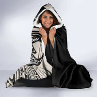 Polynesian Plumeria Floral Tattoo Pattern Hooded Blanket Beige Style