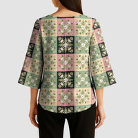 Seamless Pattern Maile and Pikake Lei Kimono Sleeve Blouse Squares Maile Leaf - Polynesian Pride